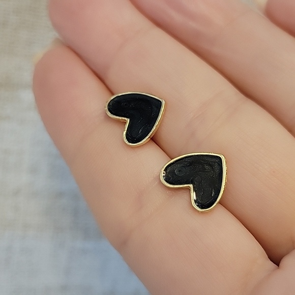 Boden Jewelry - Black Heart Enamel Swirl Stud Earrings
